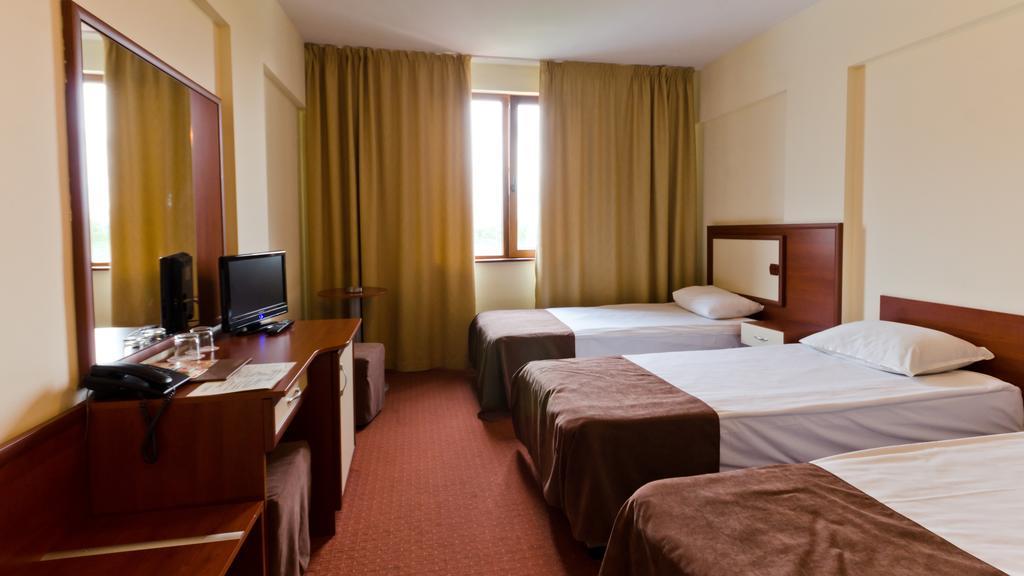 Nadejda Hotel Sofia Bagian luar foto