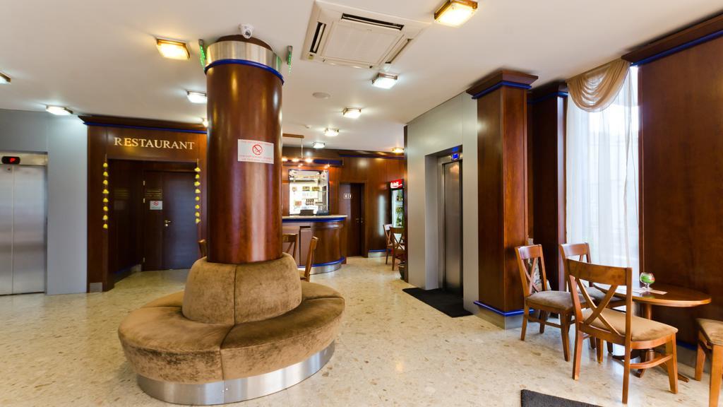 Nadejda Hotel Sofia Bagian luar foto