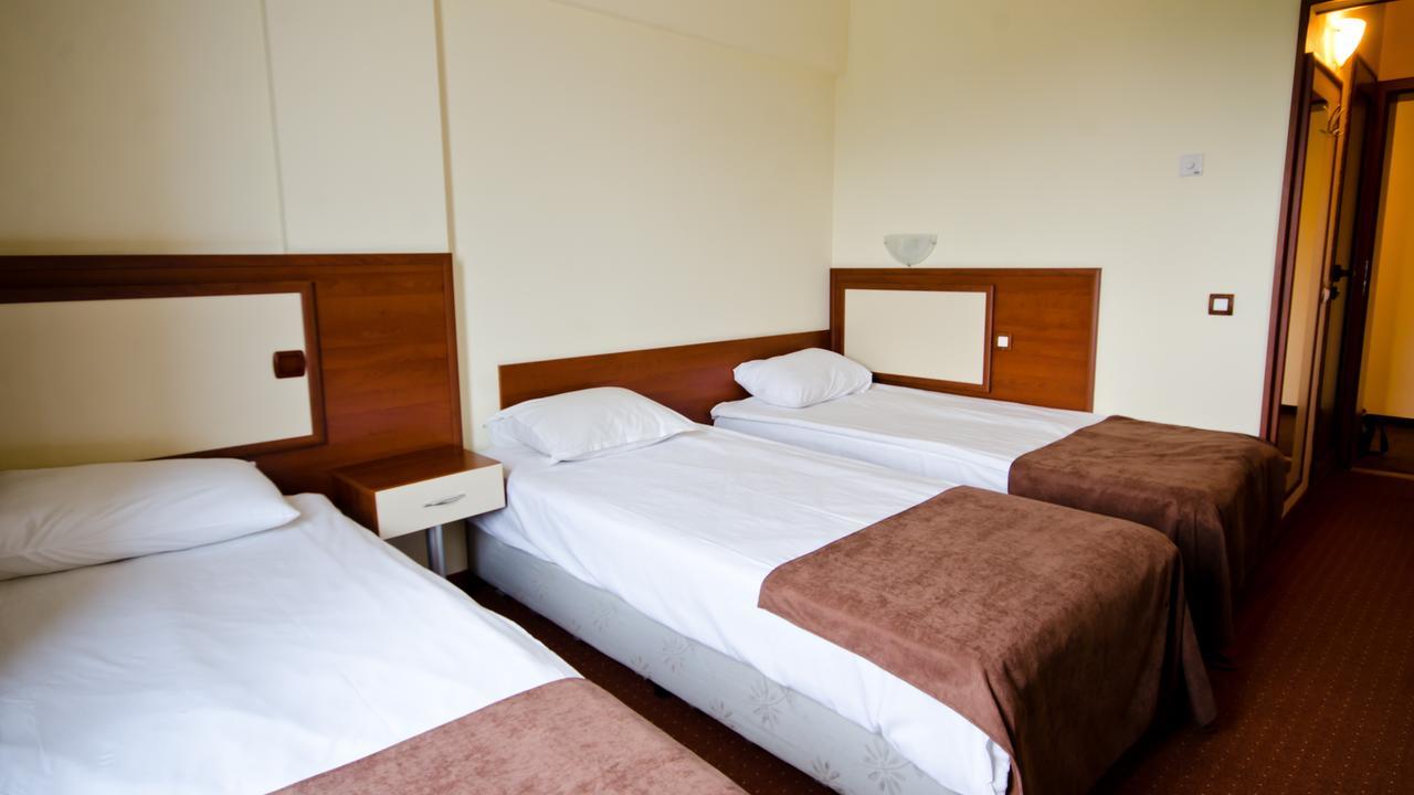 Nadejda Hotel Sofia Bagian luar foto