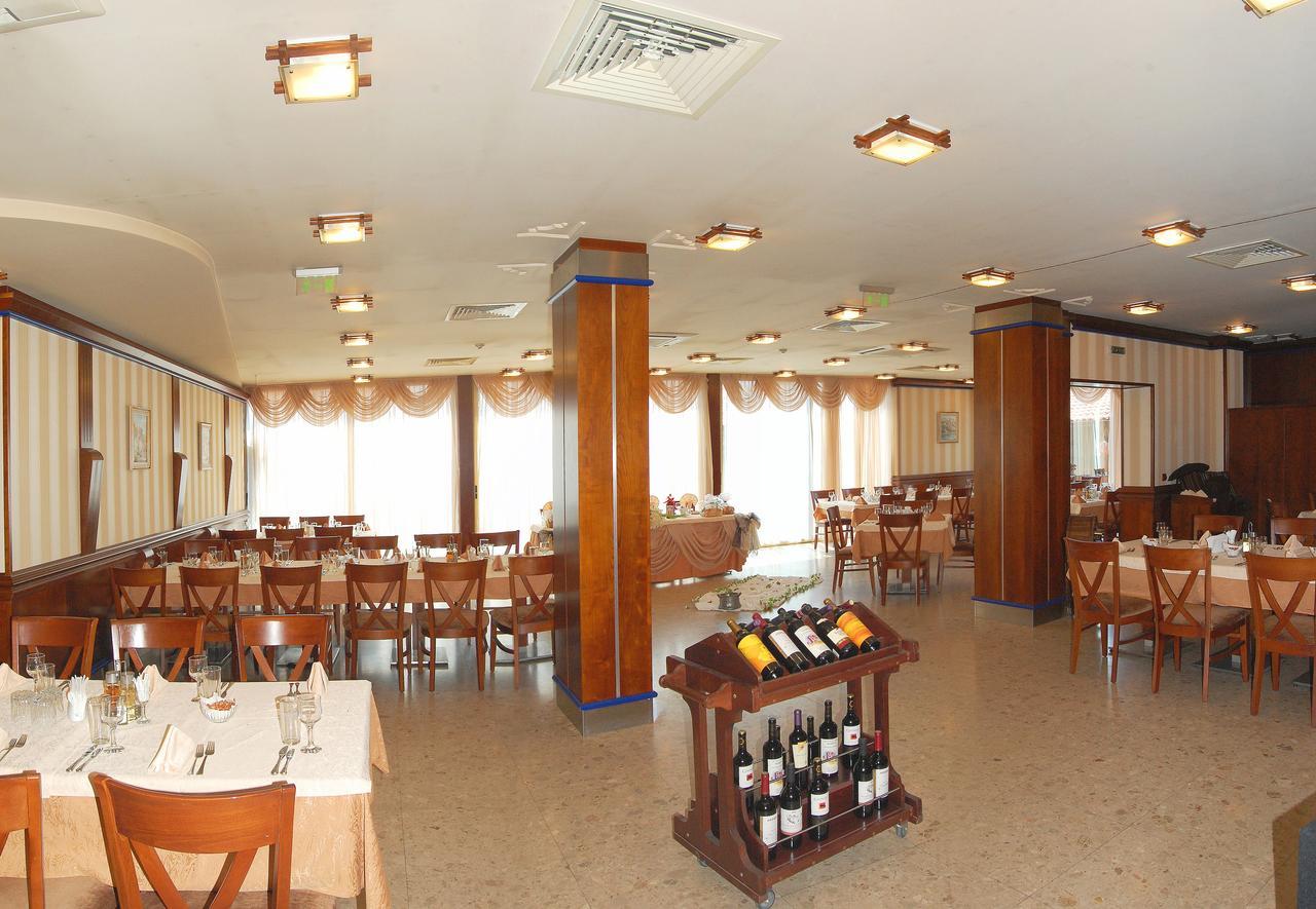 Nadejda Hotel Sofia Bagian luar foto