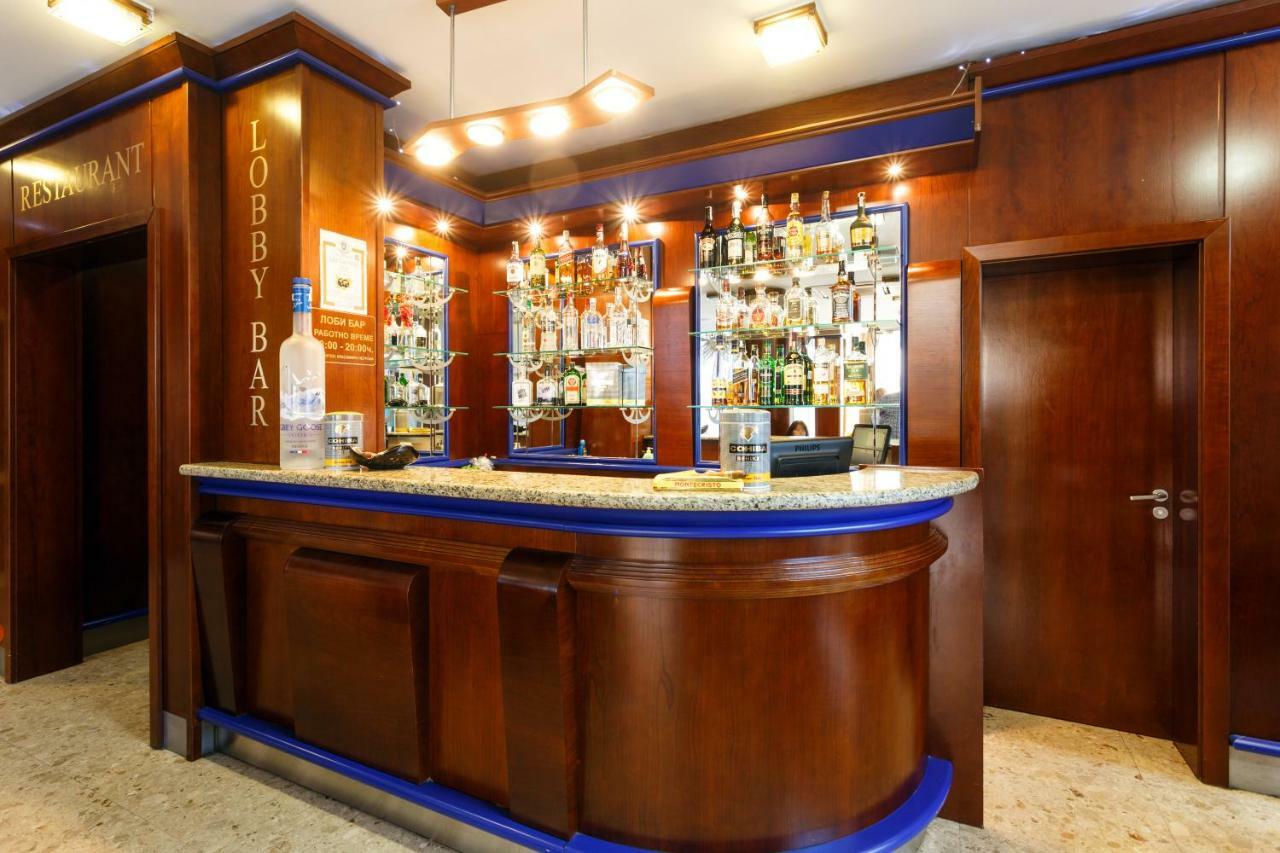 Nadejda Hotel Sofia Bagian luar foto